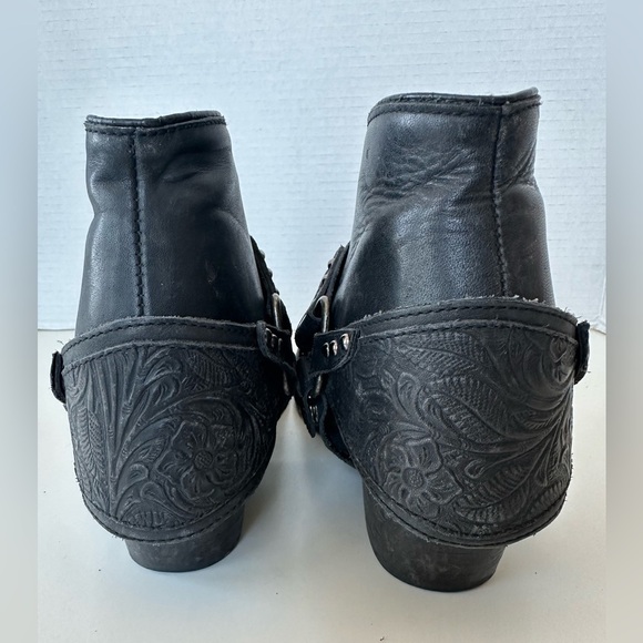 Matisse Danny Distressed Leather Western Removable Harness Cowgirl Bootie - Picture 7 of 10